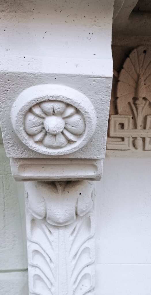 1611138223508-527x1030