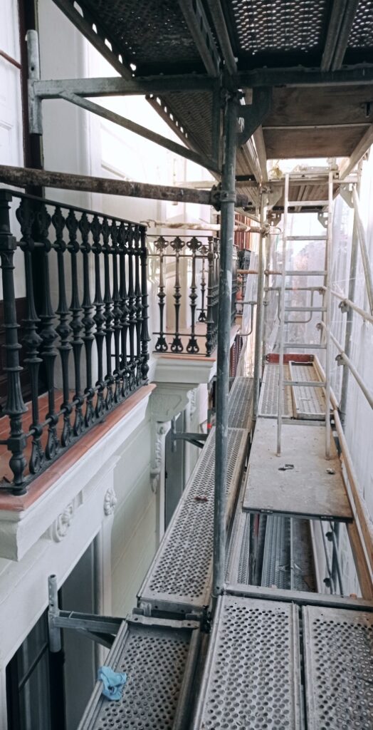 1611138223582-527x1030