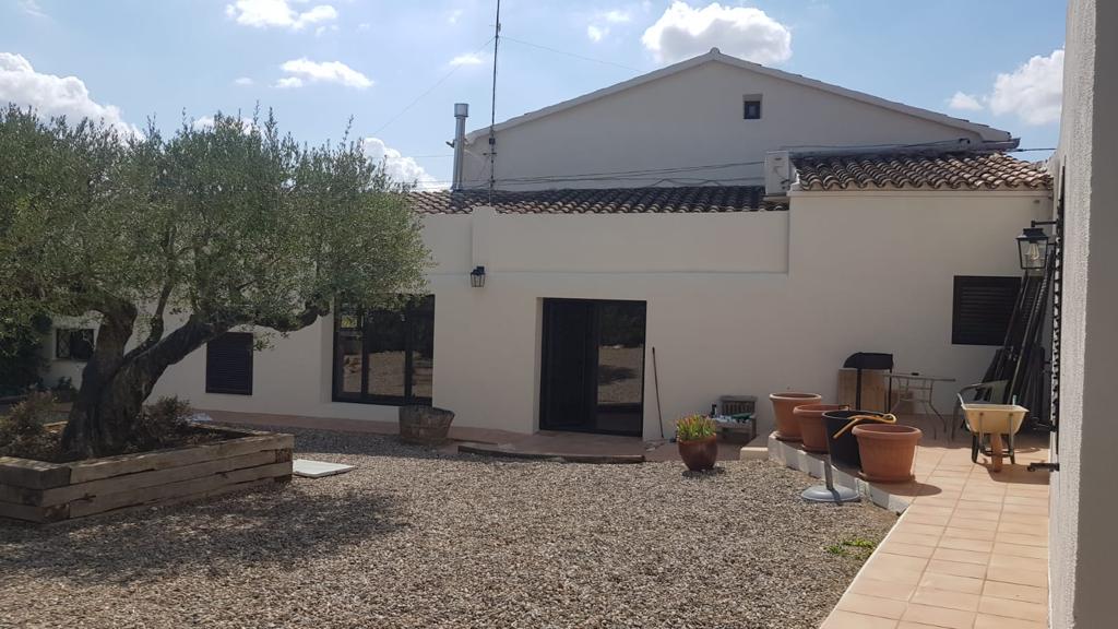 a89d70b6-834d-41fb-8828-ea1d9ec75fe4